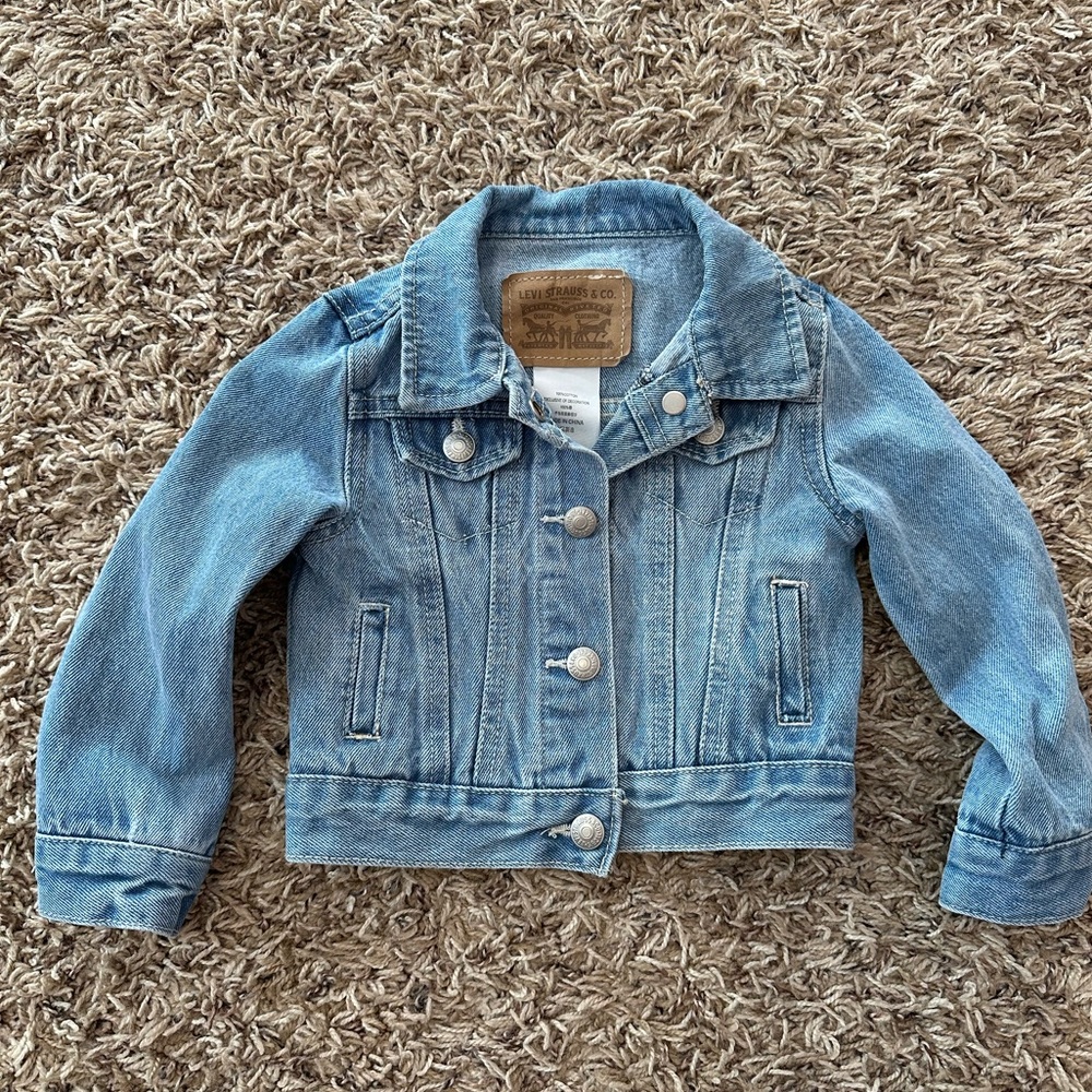 Baby girl/boy Levi denim jacket.